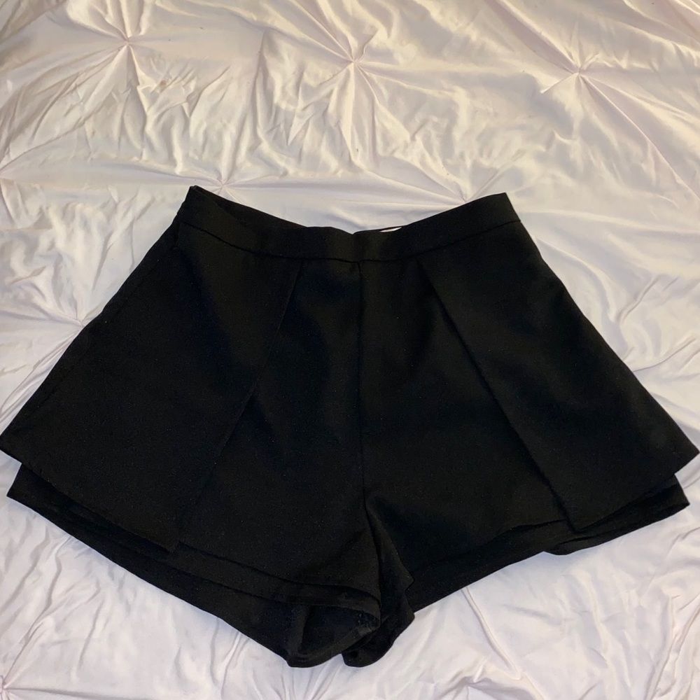 Black Skort
